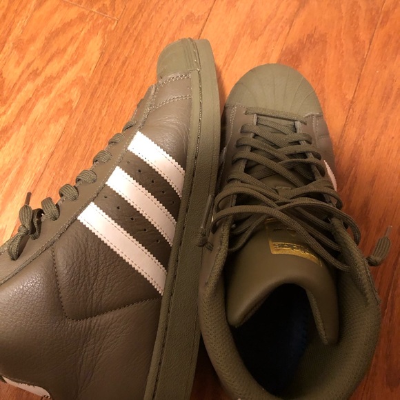 Adidas pro model size 7 - Picture 3 of 4